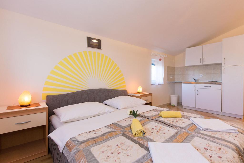 Apartments Juras Brzac Εξωτερικό φωτογραφία