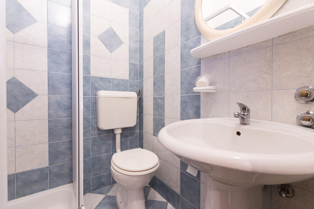 Apartments Juras Brzac Εξωτερικό φωτογραφία